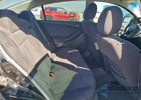 2010 Nissan Altima Base z USA, uszkodzony, nr VIN 1N4AL2AP6AN476279